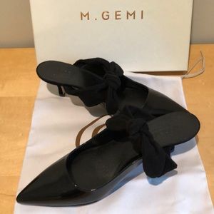 M. Gemi tuxedo style kitten heels
